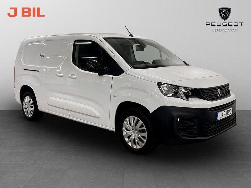 Vit Begagnad 2021 Peugeot Partner Minibuss | 174 900 kr (Marknadspris) - Bild 1/4