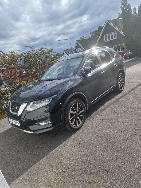 Svart Begagnad 2017 Nissan X-Trail SUV | 195 000 kr (Marknadspris) - Bild 1/4