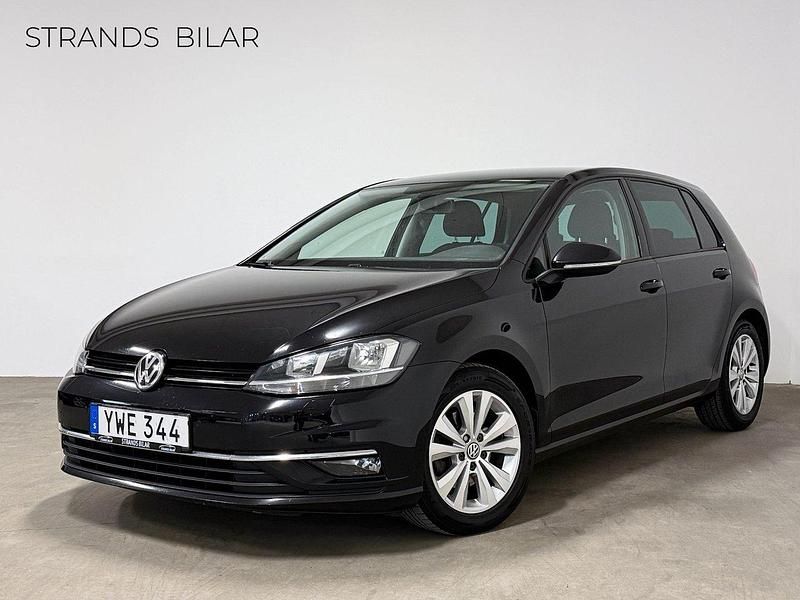 Svart Begagnad 2017 VW Golf VII Halvkombi | 159 000 kr (Marknadspris) - Bild 1/4
