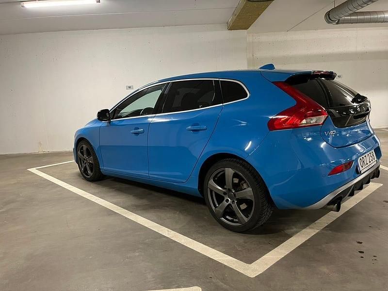 Begagnad Volvo V40 R-Design 115 HK (84 kW) 2015
