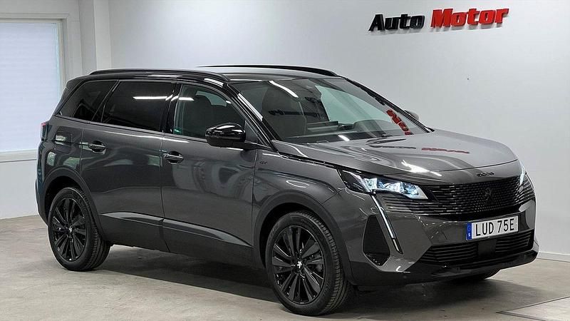 Grå Begagnad 2024 Peugeot 5008 GTi Minibuss | 339 900 kr (Marknadspris) - Bild 1/3