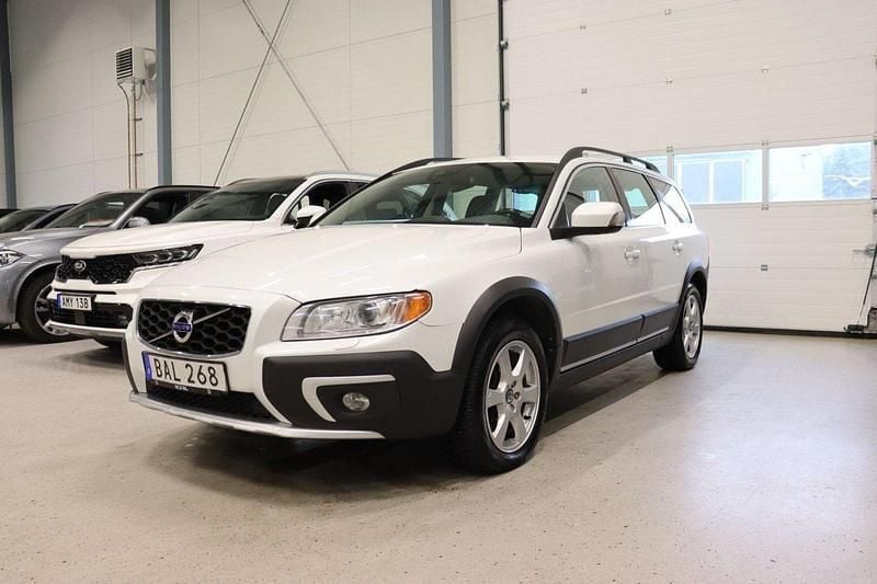 Vit Begagnad 2014 Volvo XC70 Momentum SUV | 134 900 kr (Superpris) - Bild 1/4