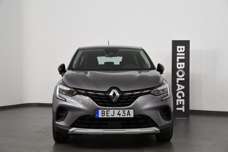 Grå Begagnad 2021 Renault Captur Zen SUV | 149 800 kr (Marknadspris) - Bild 1/4