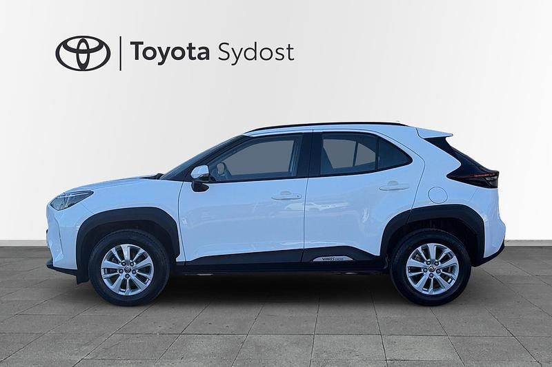 Begagnad Toyota Yaris 2023 Vit Halvkombi