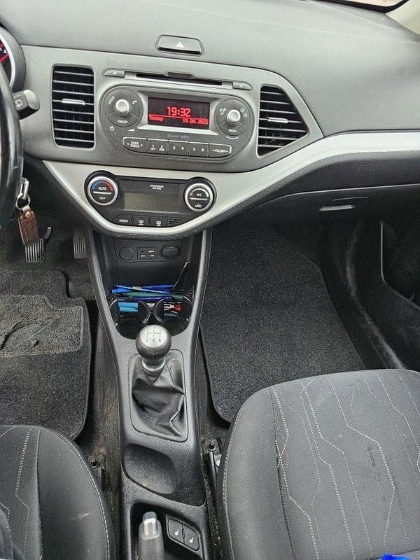 Svart Begagnad 2016 Kia Picanto Halvkombi | 57 000 kr (Marknadspris) - Bild 1/4