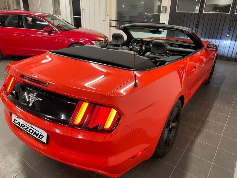 Begagnad Ford Mustang Convertible 310 HK (228 kW) 2016 Röd Cab