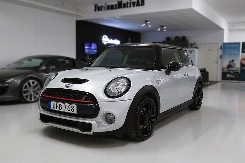 Begagnad Mini Cooper S 192 HK (141 kW) 2014 Silver Halvkombi