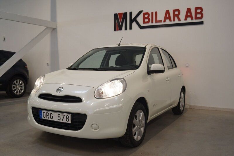 Vit Begagnad 2013 Nissan Micra Halvkombi | 84 900 kr (Marknadspris) - Bild 1/4