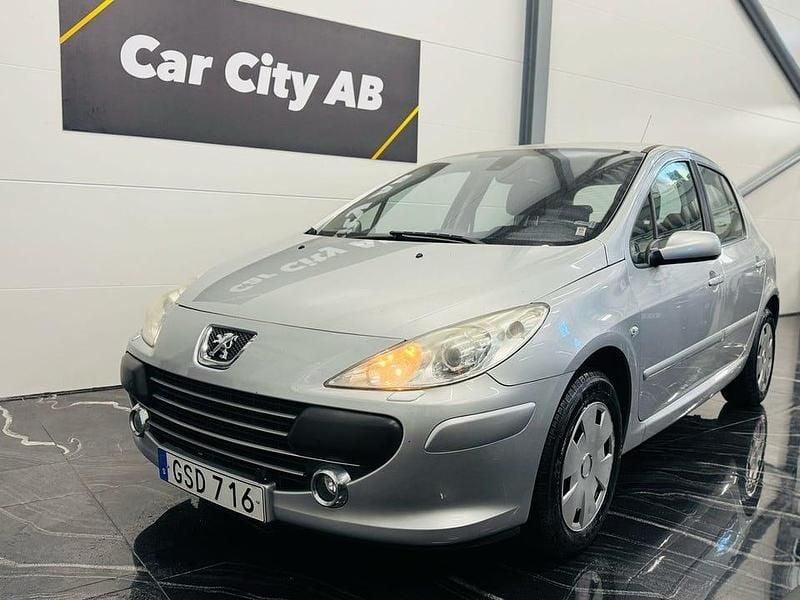 Ljusgrå Begagnad 2007 Peugeot 307 Halvkombi | 34 900 kr (Marknadspris) - Bild 1/4