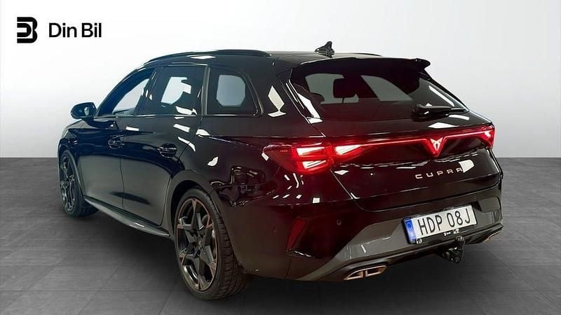 Begagnad Cupra Leon VZ 177 HK (130 kW) 2025 Midnight black metallic Kombi
