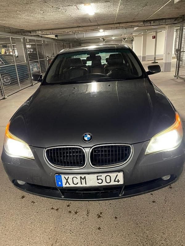Begagnad 2004 BMW 525 Sedan | 35 000 kr (Superpris) - Bild 1/4