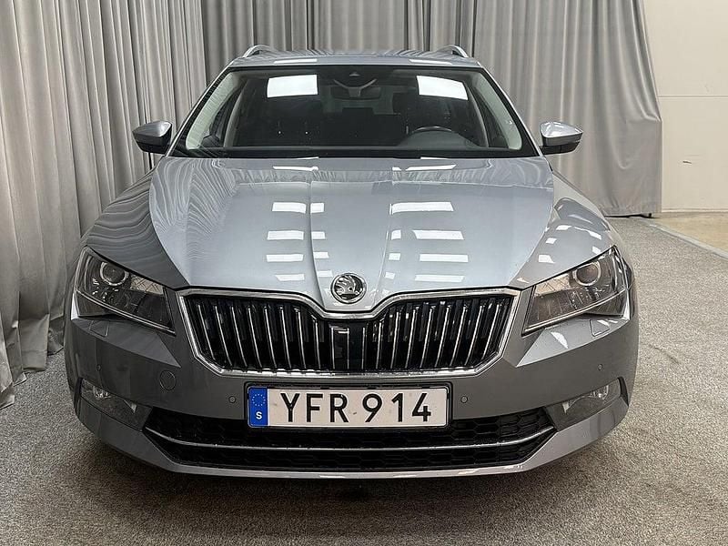 Begagnad Skoda Superb LAURIN & KLEMENT 190 HK (139 kW) 2016 Business grey metallic Kombi