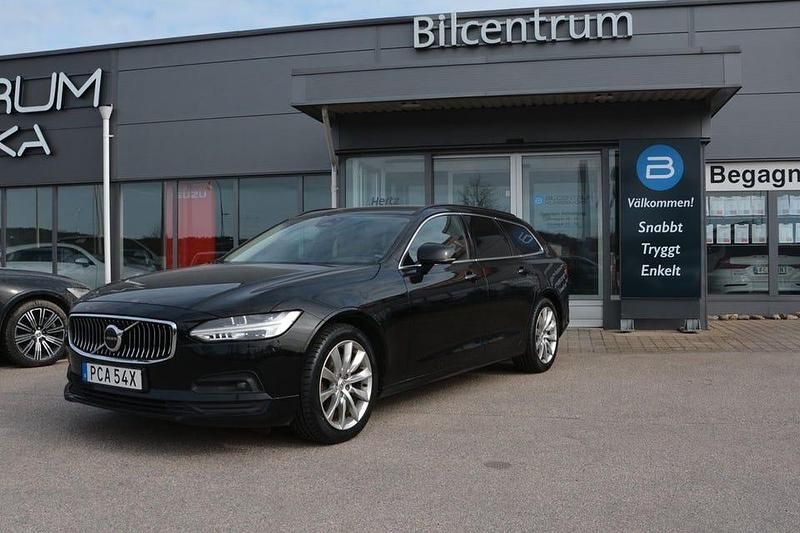 Svart Begagnad 2022 Volvo V90 Momentum Kombi | 294 900 kr (Marknadspris) - Bild 1/4