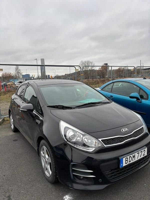 Begagnad 2015 Kia Rio Halvkombi | 45 000 kr (Bra pris) - Bild 1/1