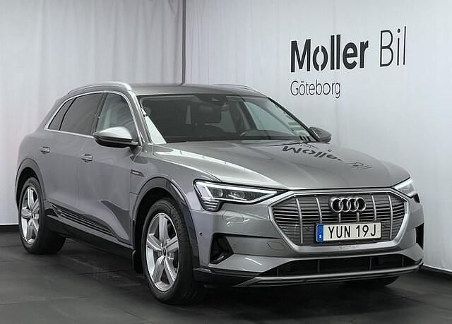 Tyfongrå metallic Begagnad 2022 Audi e-tron Proline SUV | 334 900 kr (Superpris) - Bild 1/4