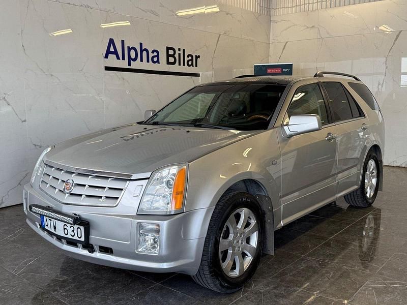 Grå Begagnad 2008 Cadillac SRX SUV | 49 900 kr - Bild 1/4
