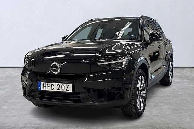 Svart Begagnad 2022 Volvo XC40 Core SUV | 349 000 kr - Bild 1/4