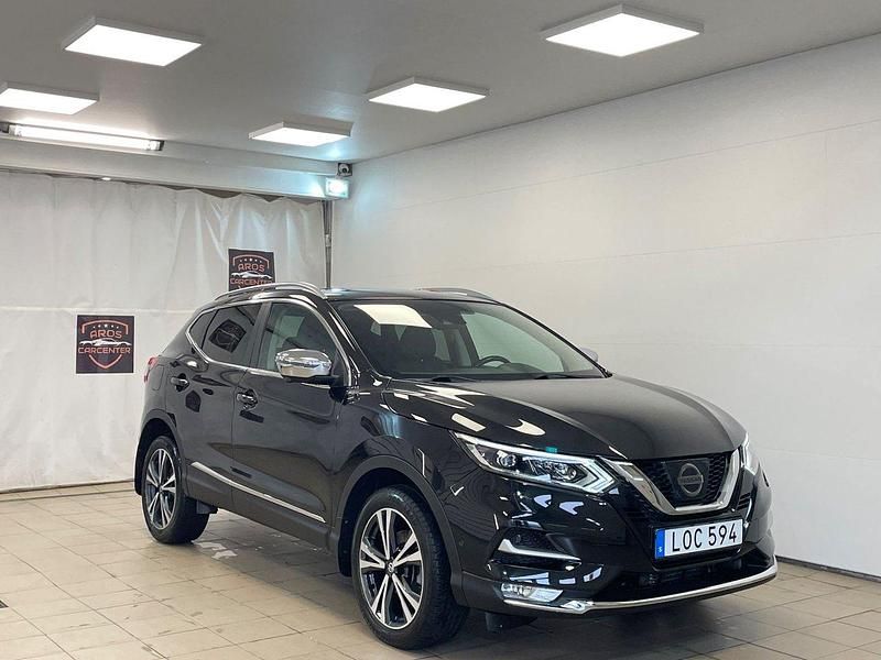 Svart Begagnad 2017 Nissan Qashqai 360º SUV | 169 900 kr (Marknadspris) - Bild 1/4