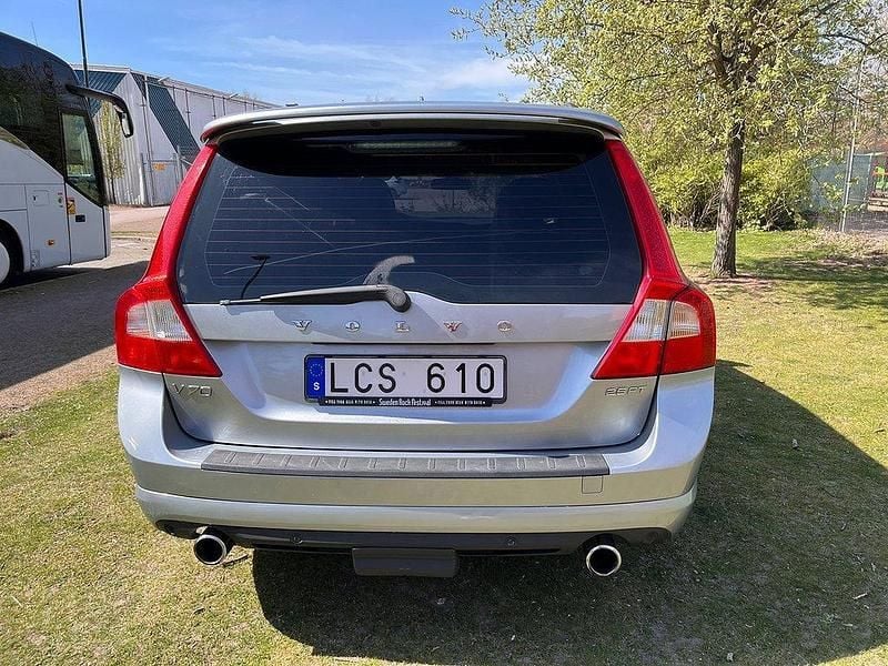 Begagnad Volvo V70 R-Design 231 HK (169 kW) 2010 Silver Kombi