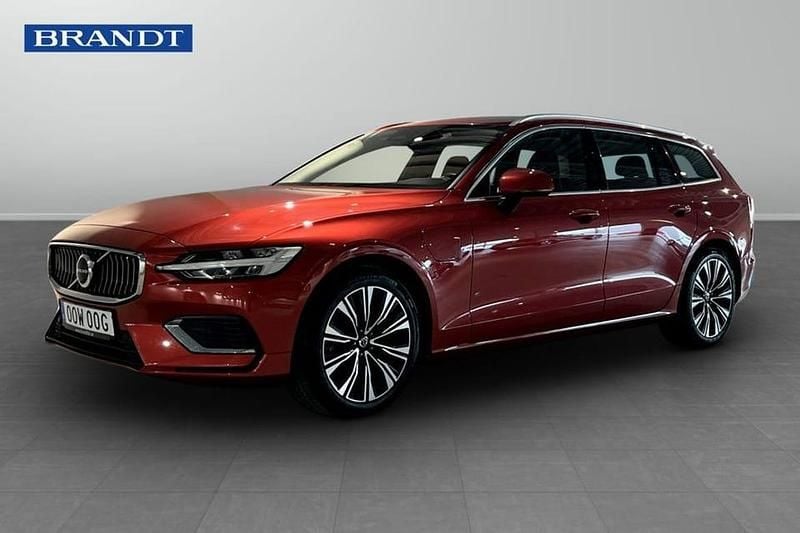 Röd Begagnad 2023 Volvo V60 Core Kombi | 379 900 kr (Bra pris) - Bild 1/4