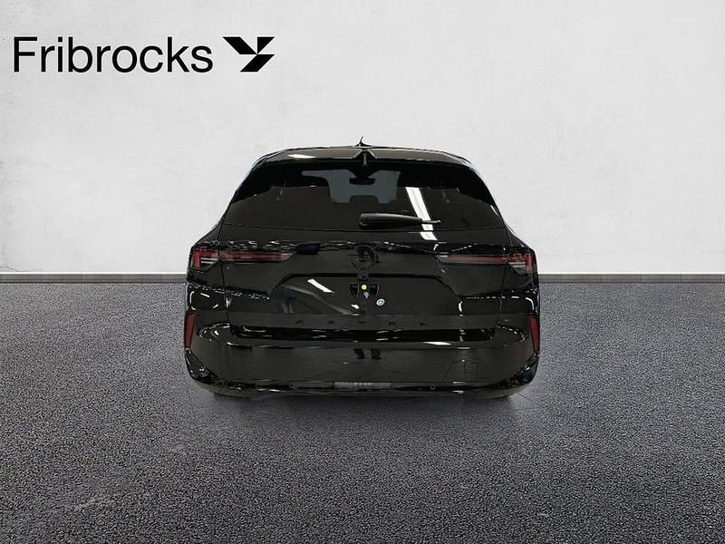 Begagnad Opel Astra 131 HK (96 kW) 2024 Svart Kombi