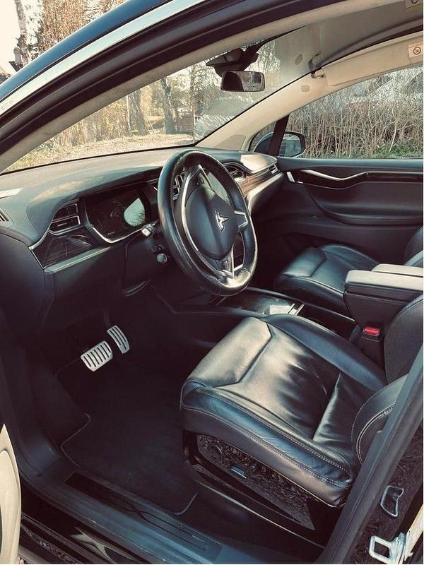 Begagnad Tesla Model X 375 kW (511 HK) 2016 SUV