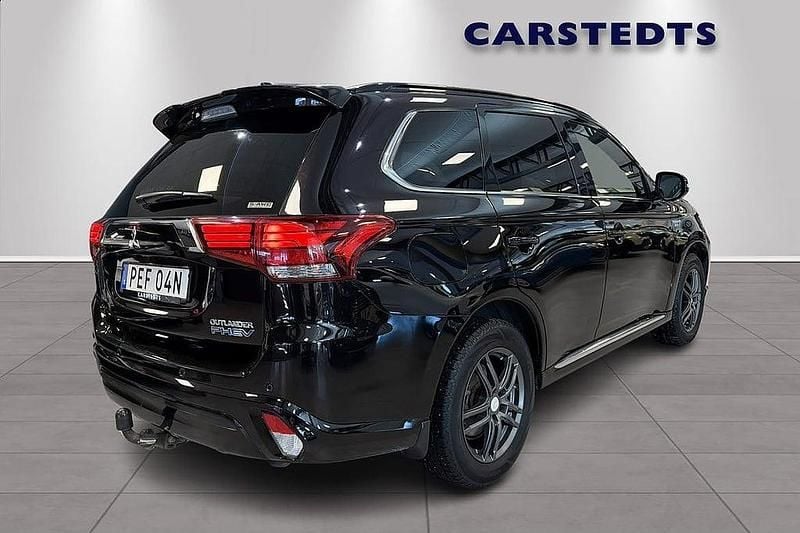 Begagnad Mitsubishi Outlander P-HEV 135 HK (99 kW) 2019 Svart SUV