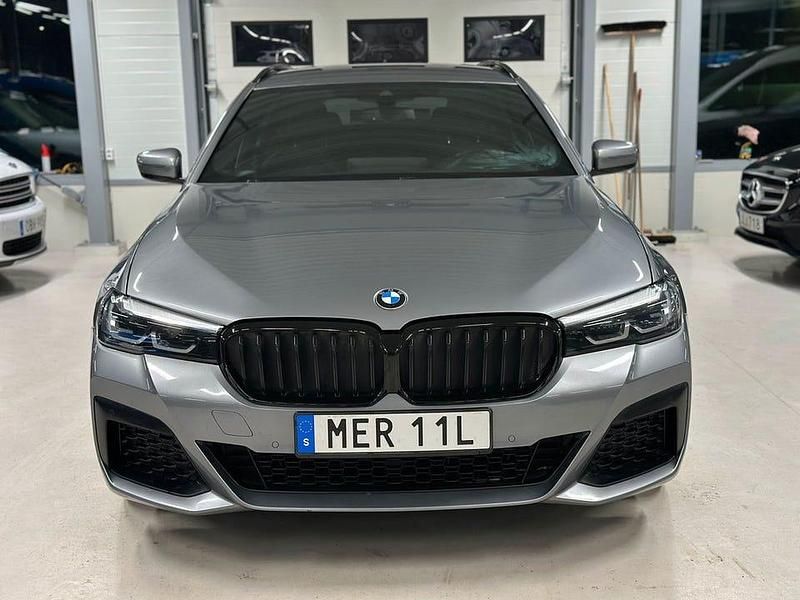 Begagnad BMW 520 M Sport 191 HK (140 kW) 2022 Grå Kombi