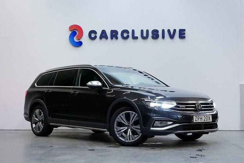Mörkgrå Begagnad 2021 VW Passat Alltrack Kombi | 269 900 kr (Marknadspris) - Bild 1/4