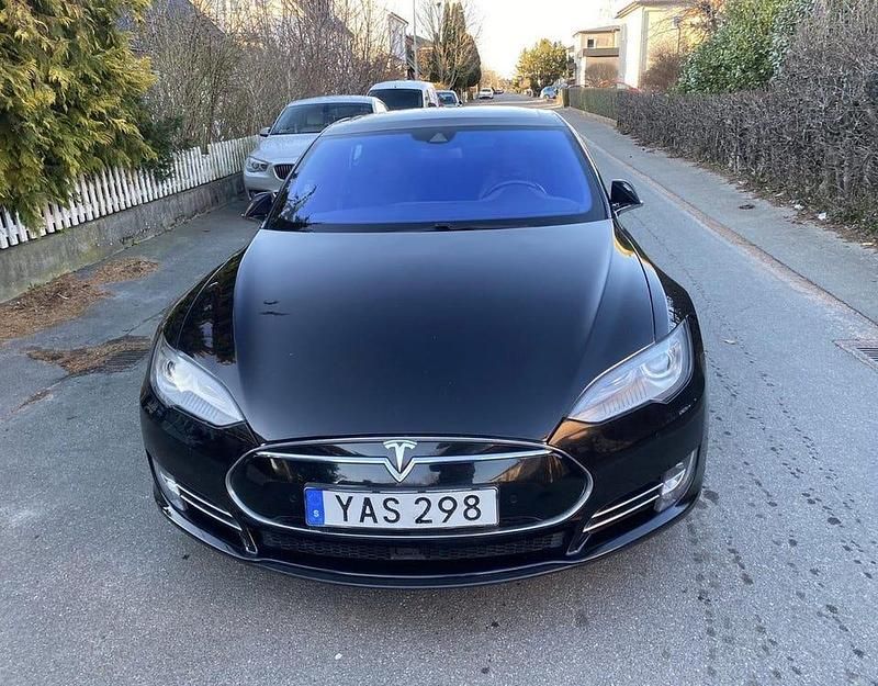 Begagnad 2016 Tesla Model S Halvkombi | 249 900 kr (Marknadspris) - Bild 1/4