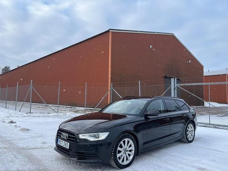 Begagnad Audi A6 177 HK (130 kW) 2012 Svart phantom black pearl effect Kombi