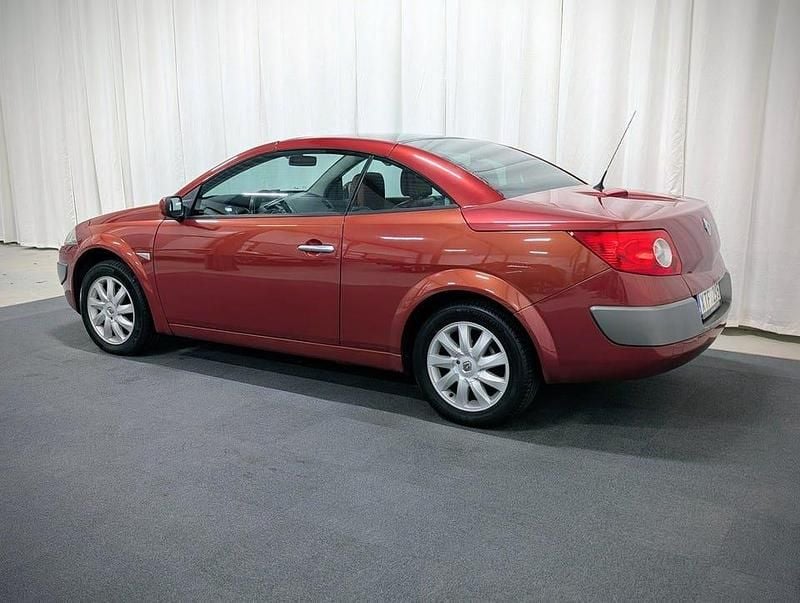Begagnad Renault Mégane Cabriolet 163 HK (119 kW) 2006 Röd Cab