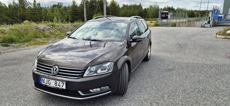 Brun Begagnad 2014 VW Passat GT Kombi | 73 000 kr (Superpris) - Bild 1/4