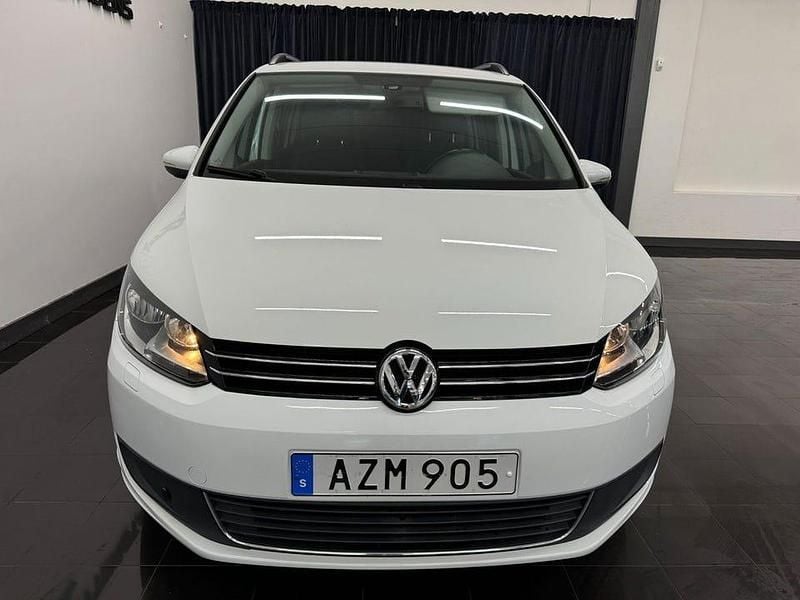Begagnad VW Touran 150 HK (110 kW) 2015 Vit Minibuss