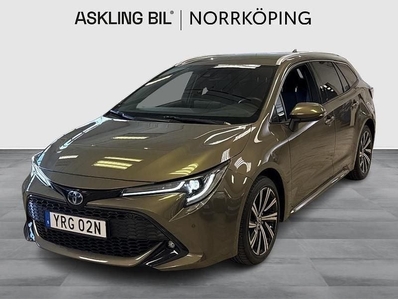 Grön Begagnad 2022 Toyota Corolla Style Kombi | 259 000 kr (Marknadspris) - Bild 1/4