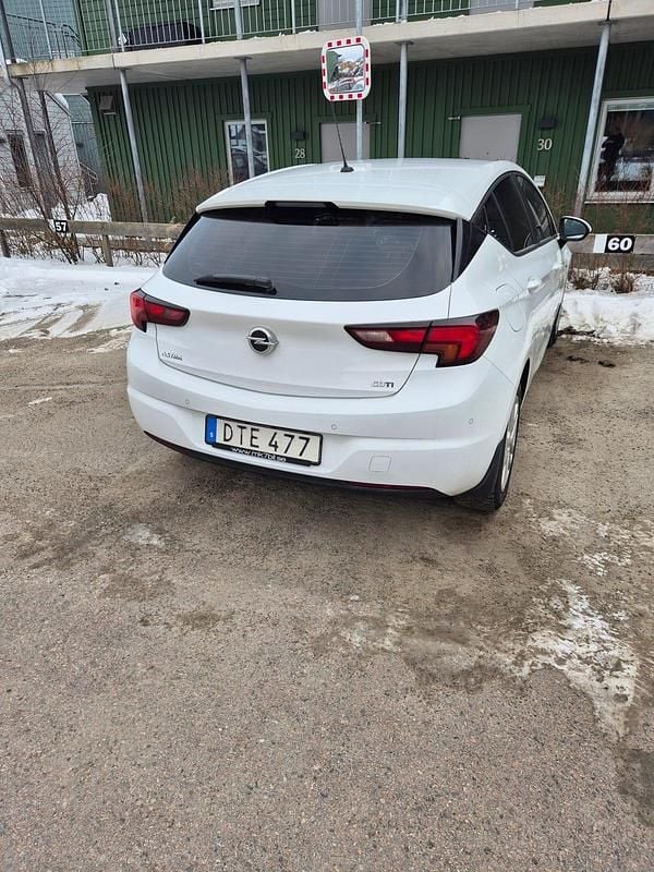 Begagnad Opel Astra 110 HK (80 kW) 2016