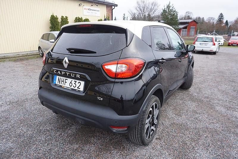 Begagnad Renault Captur Dynamique 90 HK (66 kW) 2016 Svart SUV