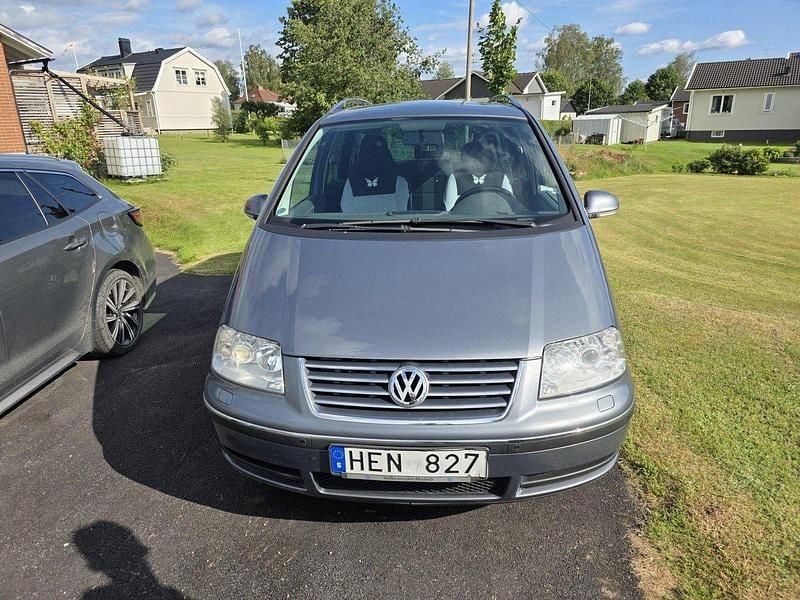 Grå Begagnad 2010 VW Sharan Minibuss | 55 000 kr - Bild 1/4