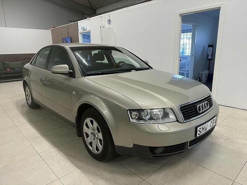 Ljusbrun Begagnad 2001 Audi A4 Sedan | 24 900 kr (Marknadspris) - Bild 1/4