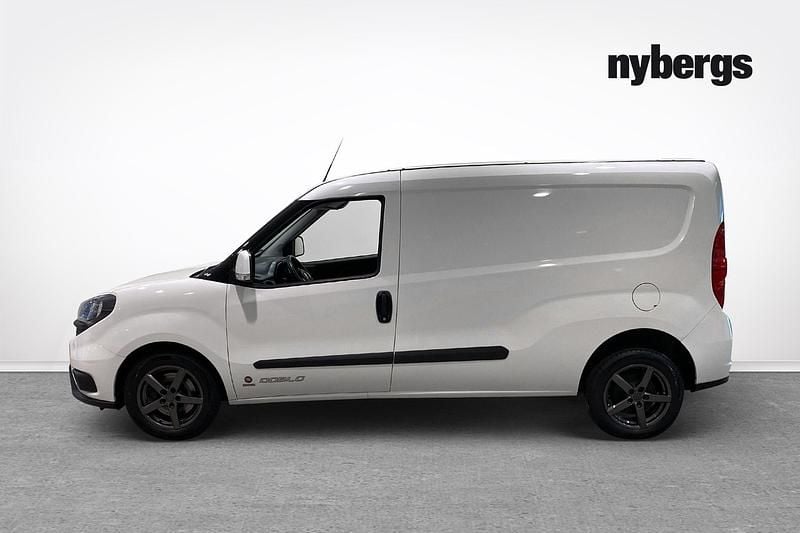 Begagnad Fiat Doblò 106 HK (77 kW) 2022 Vit Minibuss