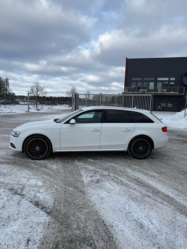 Begagnad Audi A4 177 HK (130 kW) 2013 Vit Kombi