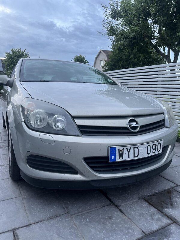 Grå Begagnad 2005 Opel Astra GTC Halvkombi | 21 000 kr - Bild 1/4
