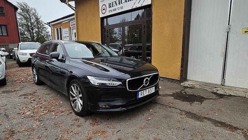 Svart Begagnad 2017 Volvo V90 Momentum Kombi | 114 900 kr (Marknadspris) - Bild 1/4