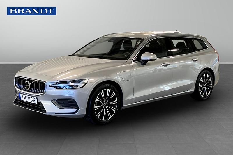 Silver Begagnad 2023 Volvo V60 Kombi | 389 900 kr (Dyr) - Bild 1/3