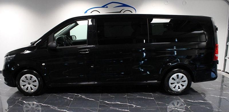 Svart Begagnad 2018 Mercedes Vito Minibuss | 319 900 kr - Bild 1/4