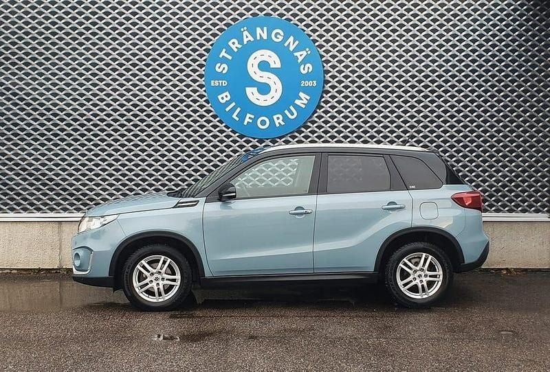 Grå Begagnad 2018 Suzuki Vitara SUV | 189 000 kr (Marknadspris) - Bild 1/4