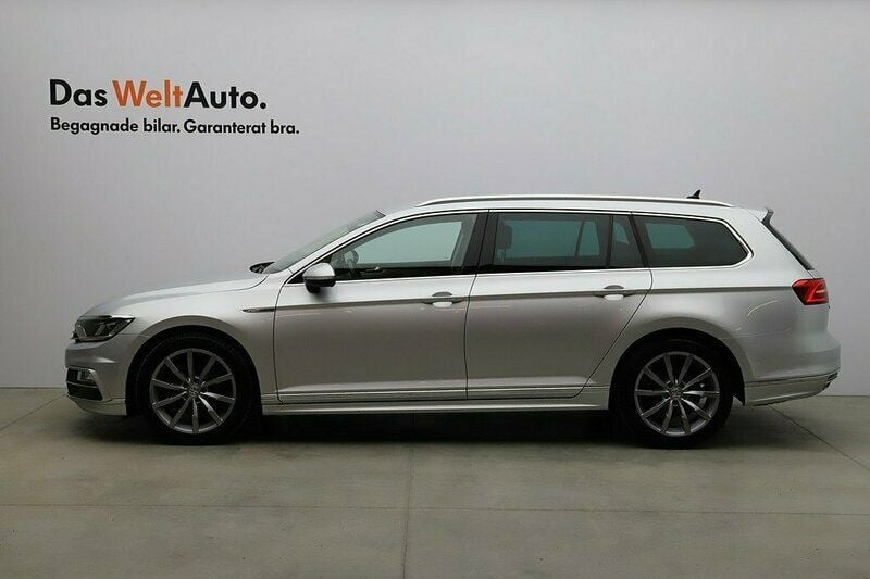 Silver Begagnad 2017 VW Passat Executive Kombi | 259 900 kr (Lite dyr) - Bild 1/4