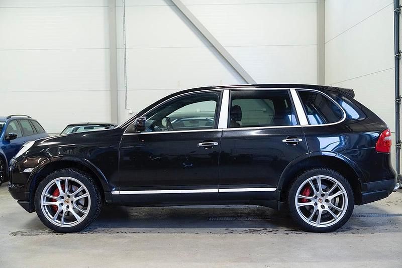 Begagnad Porsche Cayenne Turbo 500 HK (367 kW) 2007 Svart SUV