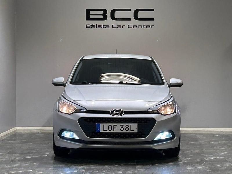 Begagnad Hyundai i20 84 HK (61 kW) 2018 Grå Halvkombi