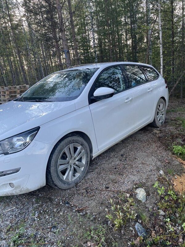 Vit Begagnad 2016 Peugeot 308 Active Kombi | 62 000 kr (Superpris) - Bild 1/4
